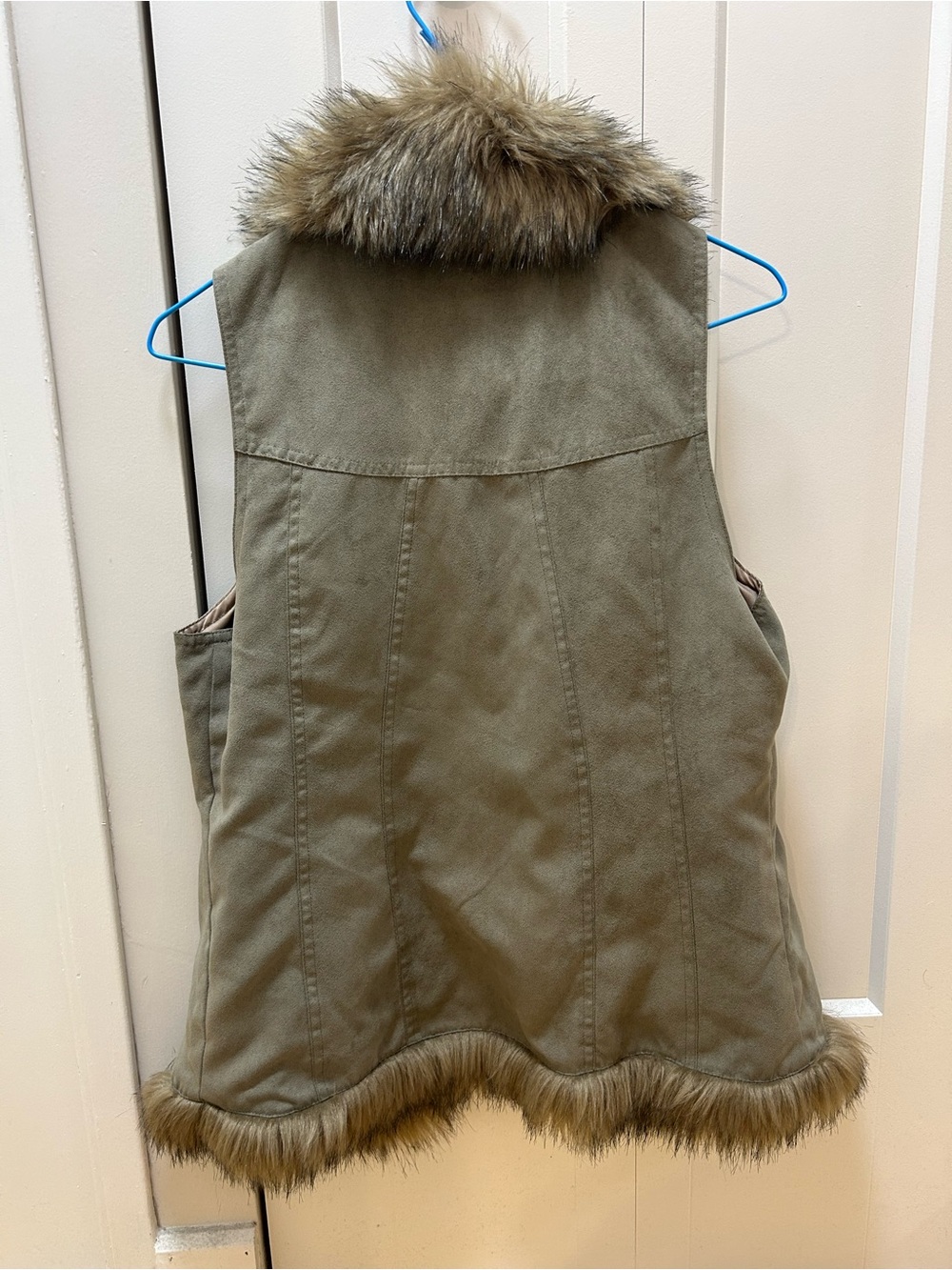 Steve Madden Faux Fur suede Vest - Picture 2 of 3
